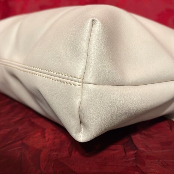 Steve Madden‎ White Cross Body Shoulder Bag….Like New - Picture 6 of 15